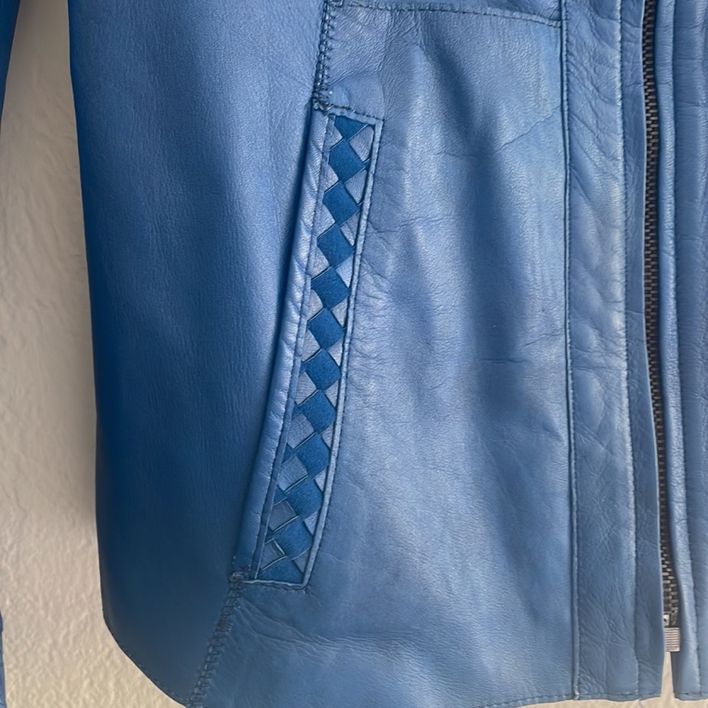 Italian Women’s Reversible Blue Leather and Suede short waisted jacket; Medium - Picture 4 of 16